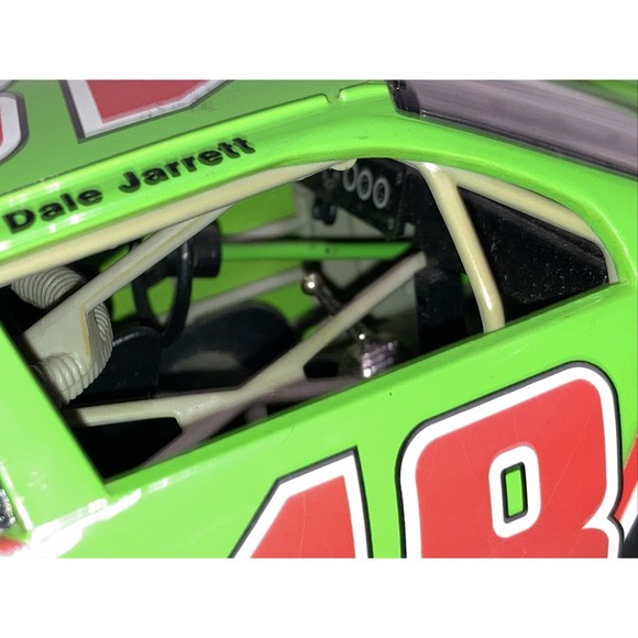 1994 Dale Jarrett #18 Chevy Interstate Batteries 1:18 NASCAR Collector's Edition - Picture 15 of 16